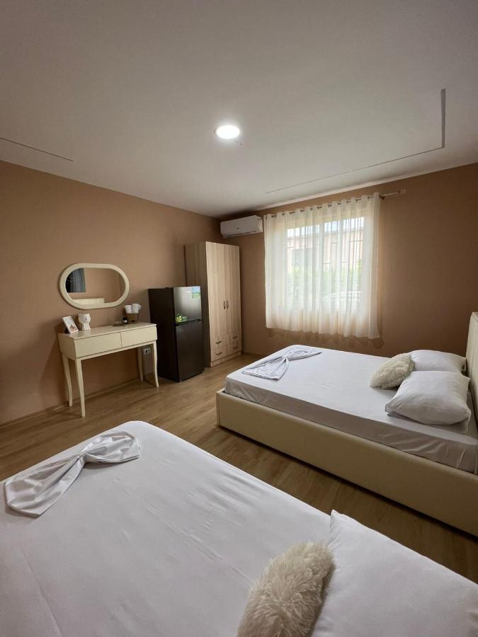 Miqt Guest House Shkodër Екстериор снимка
