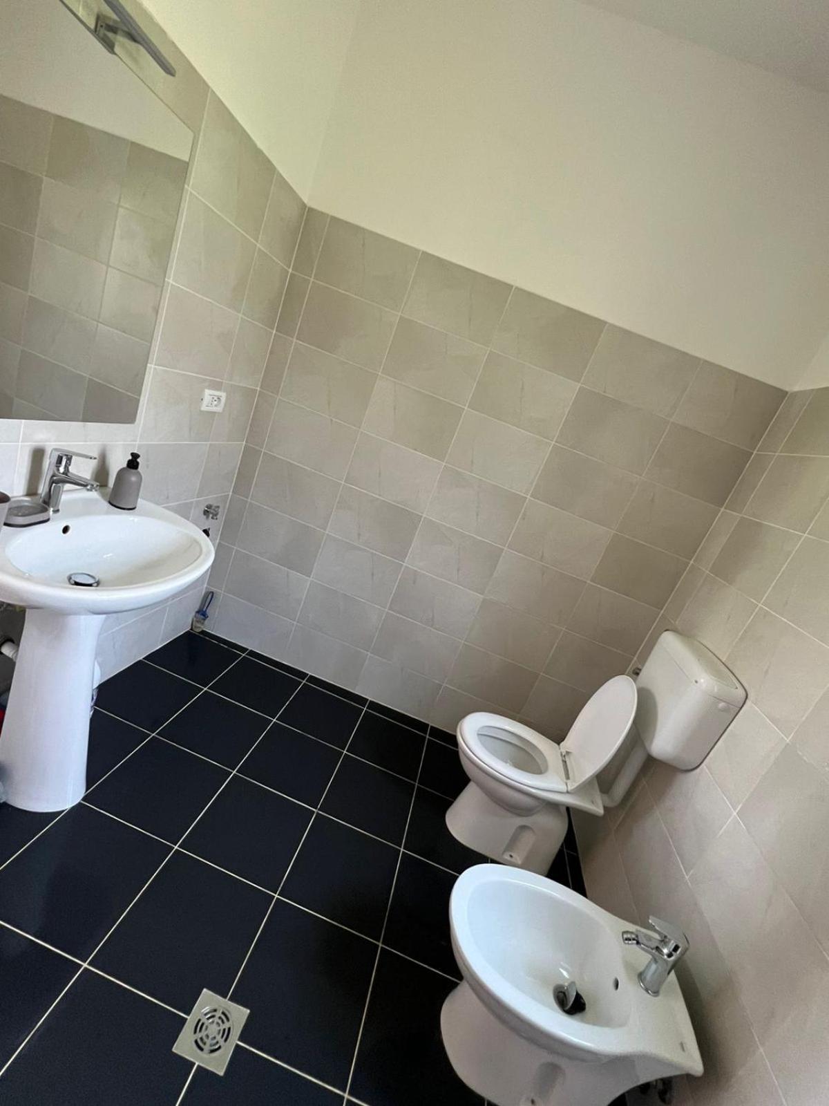 Miqt Guest House Shkodër Екстериор снимка